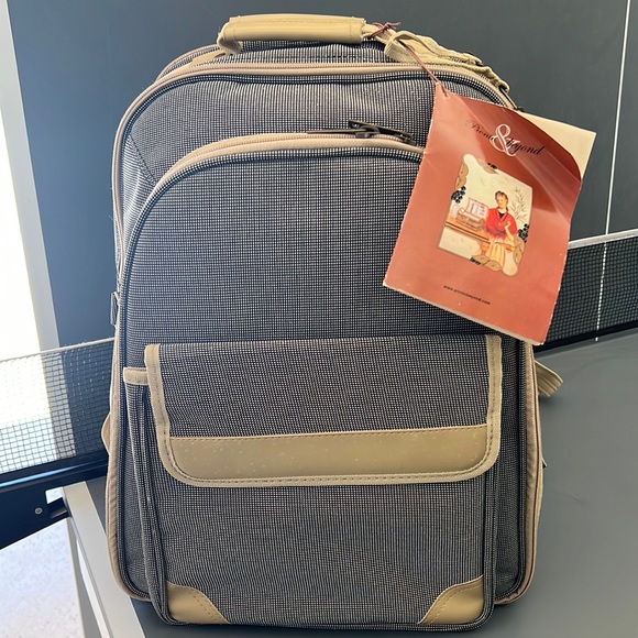 Picnick and beyond back pack - Picture 1 of 8